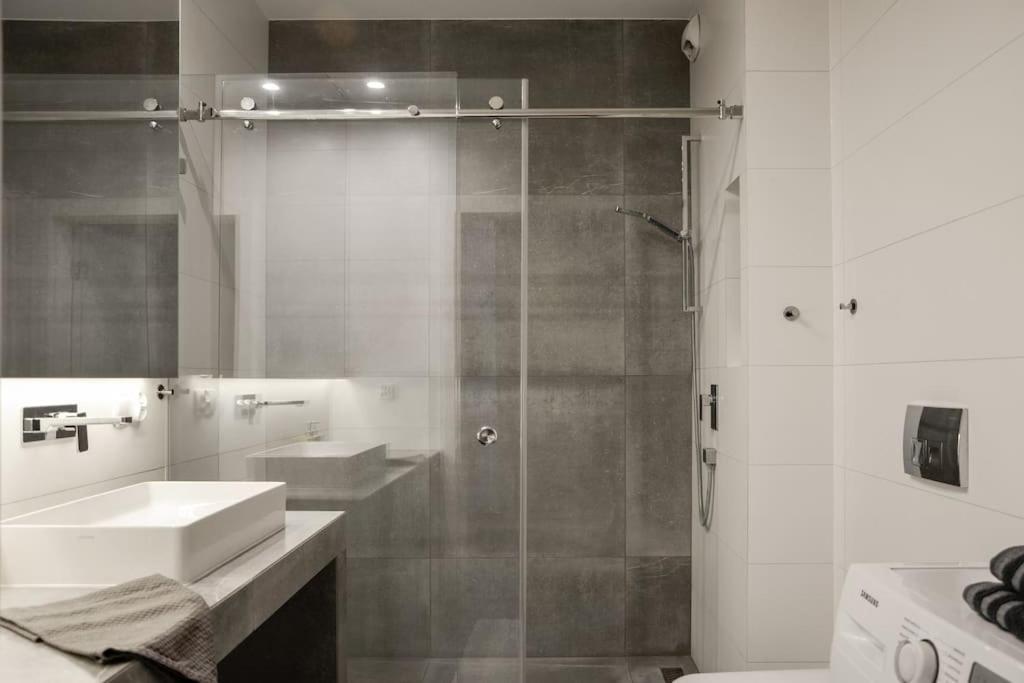Platinum Jaglana Apartment - Wyspa Spichrzow 그단스크 외부 사진